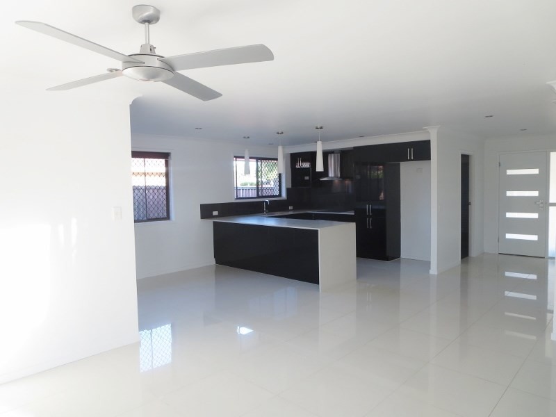 21 oceanic Drive, Mermaid Waters QLD 4218