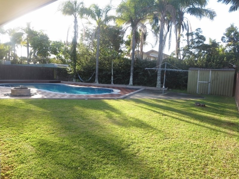 21 oceanic Drive, Mermaid Waters QLD 4218