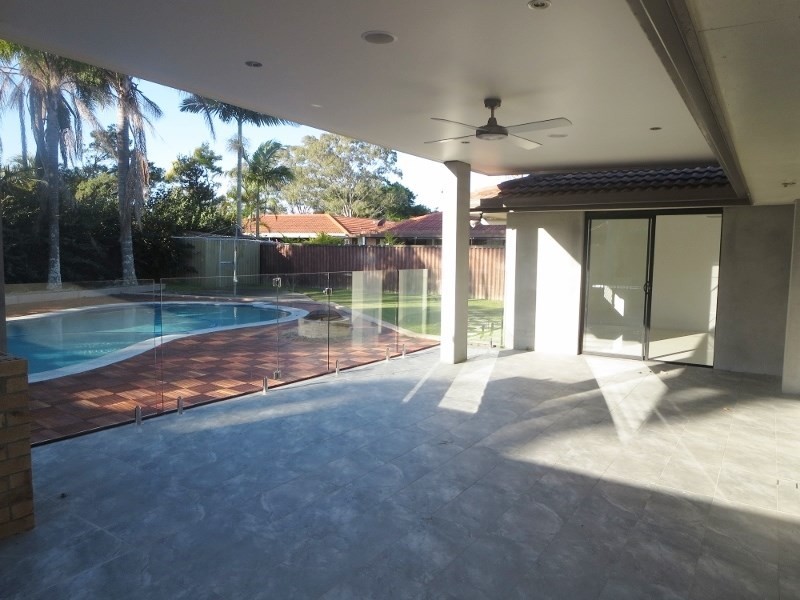 21 oceanic Drive, Mermaid Waters QLD 4218