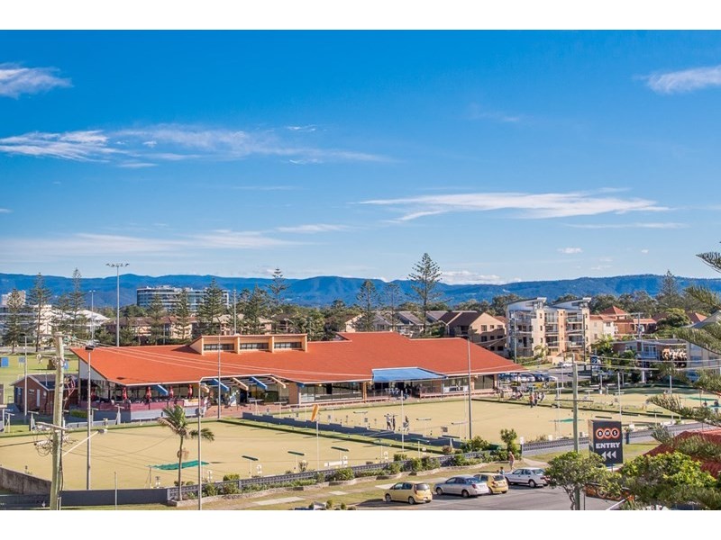 15 Armrick Avenue, Broadbeach QLD 4218