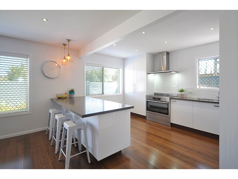 20 Savoy Drive, Broadbeach Waters QLD 4218