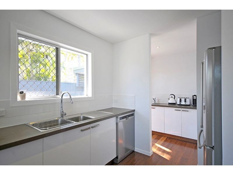 20 Savoy Drive, Broadbeach Waters QLD 4218