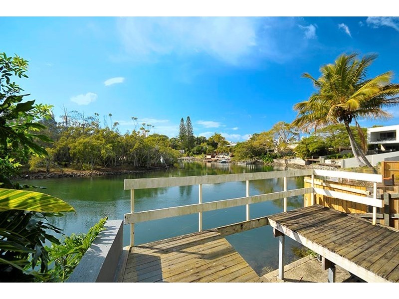 20 Savoy Drive, Broadbeach Waters QLD 4218