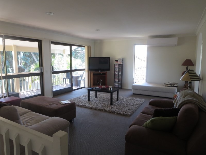 24 Bight Court, Mermaid Waters QLD 4218