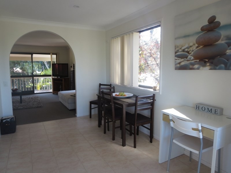 24 Bight Court, Mermaid Waters QLD 4218