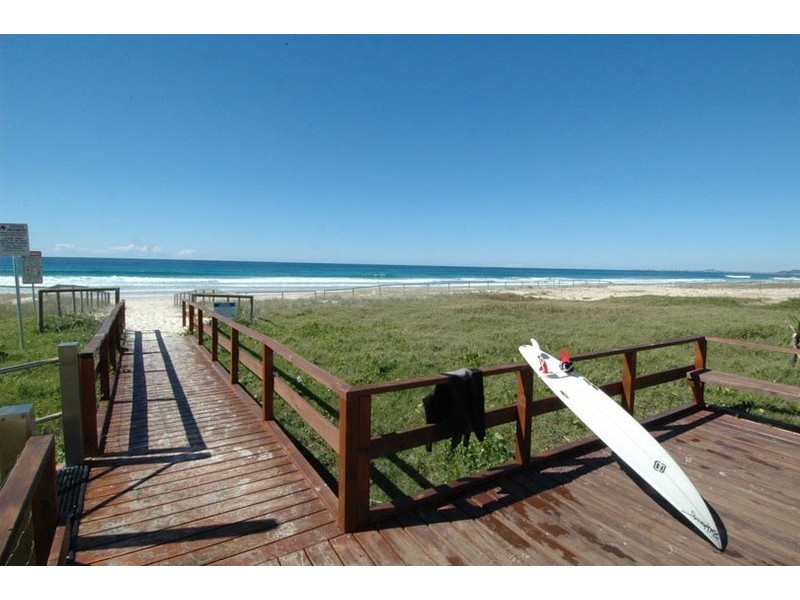 76 Albatross Avenue, Mermaid Beach QLD 4218