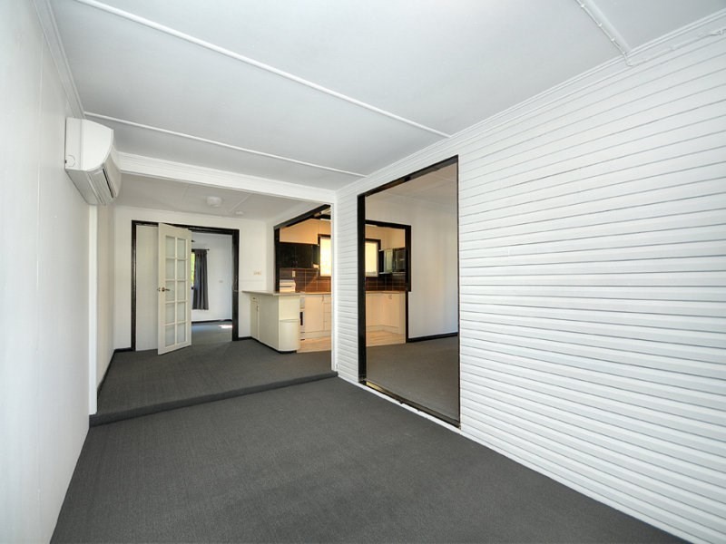 63 Seagull Avenue, Mermaid Beach QLD 4218