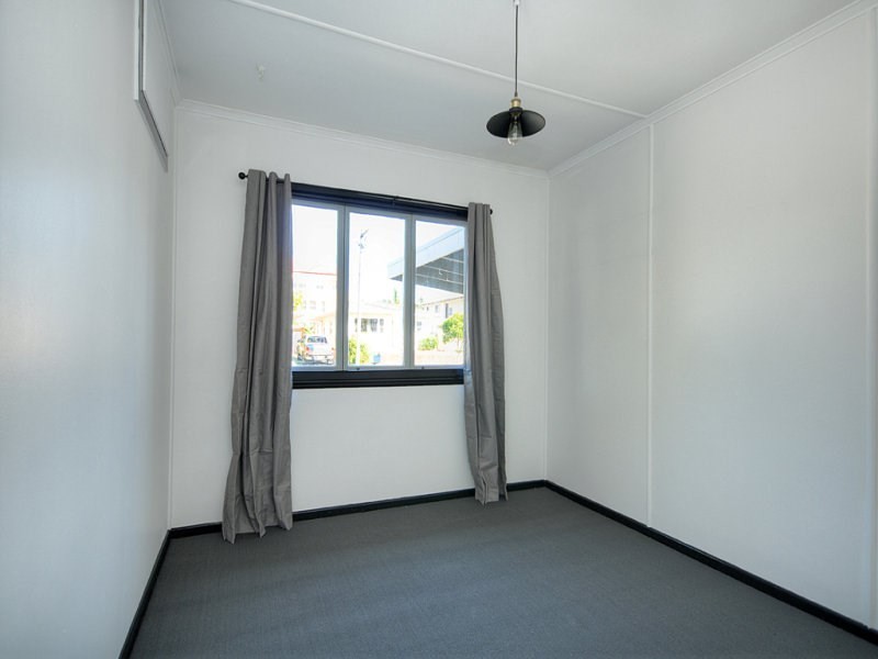 63 Seagull Avenue, Mermaid Beach QLD 4218