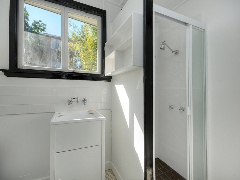 63 Seagull Avenue, Mermaid Beach QLD 4218