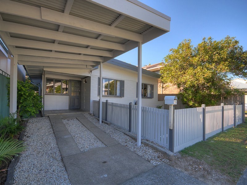 63 Seagull Avenue, Mermaid Beach QLD 4218