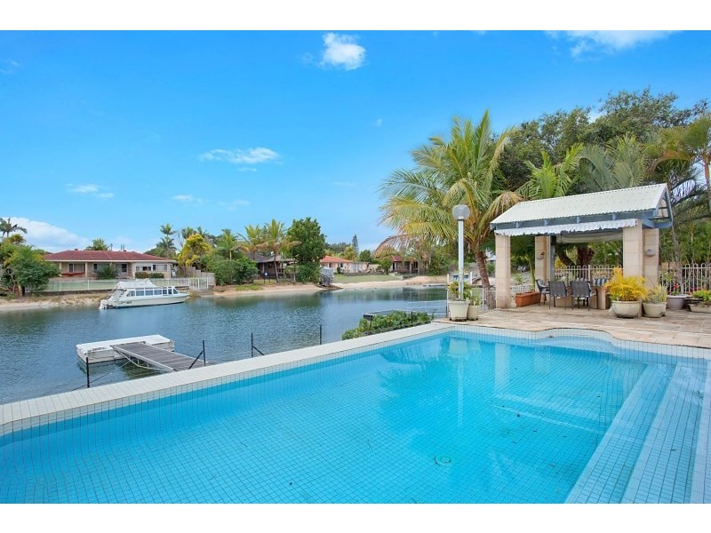 6 Rosemont Avenue, Broadbeach Waters QLD 4218