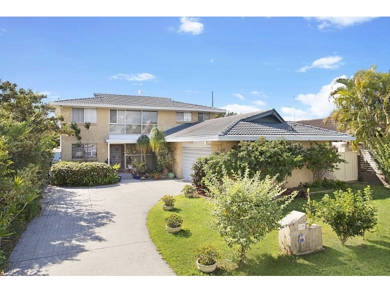 6 Rosemont Avenue, Broadbeach Waters QLD 4218