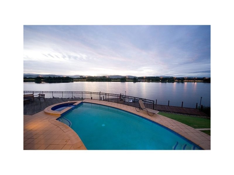 Clear Island Waters QLD 4226