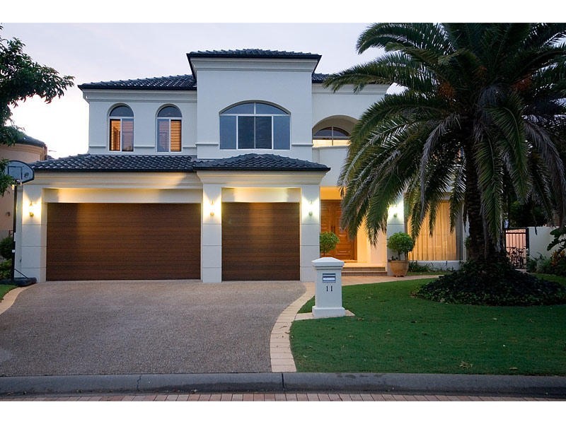 Clear Island Waters QLD 4226