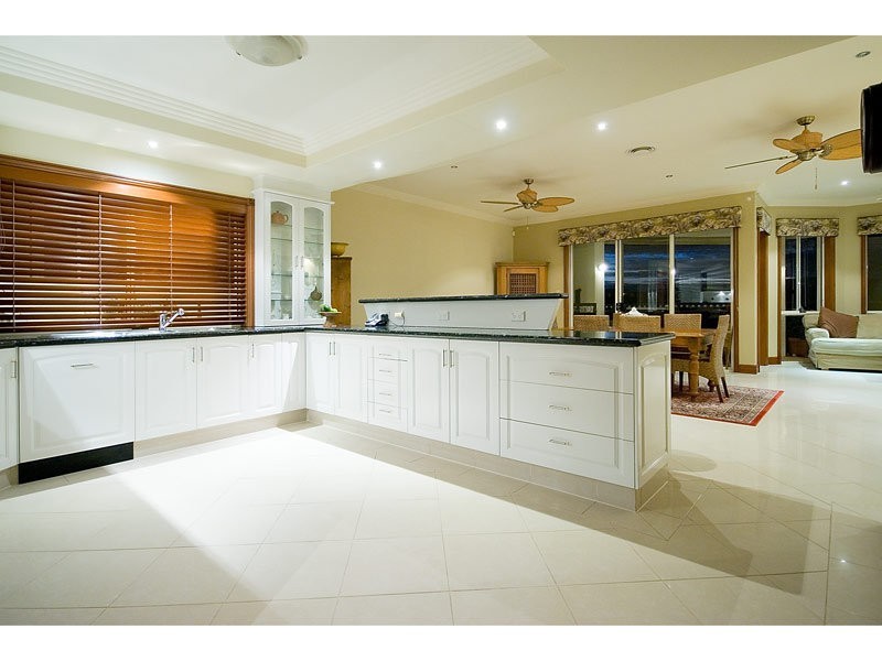 Clear Island Waters QLD 4226