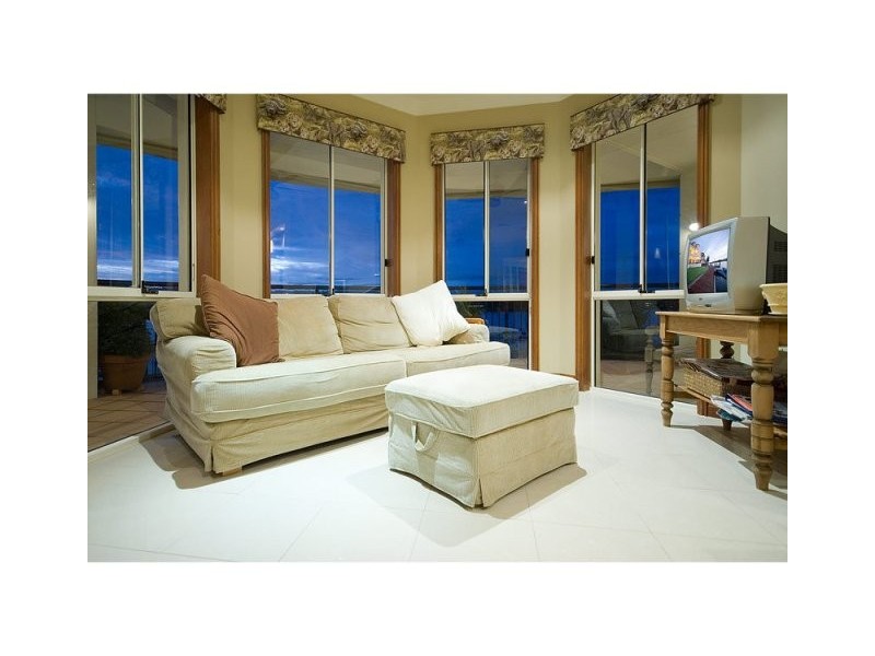 Clear Island Waters QLD 4226