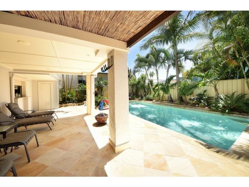 3 Joy Avenue, Burleigh Waters QLD 4220