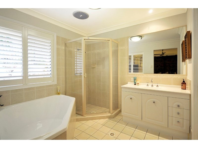 16 Corvus Way, Robina QLD 4226