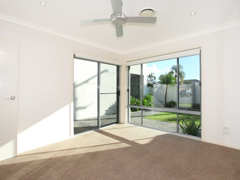 17 Alvarado Court, Broadbeach Waters QLD 4218