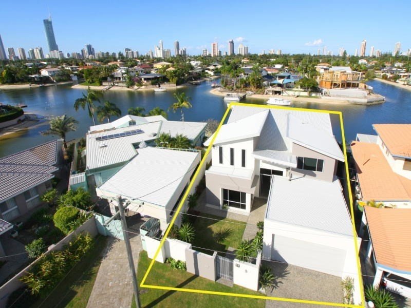 17 Alvarado Court, Broadbeach Waters QLD 4218
