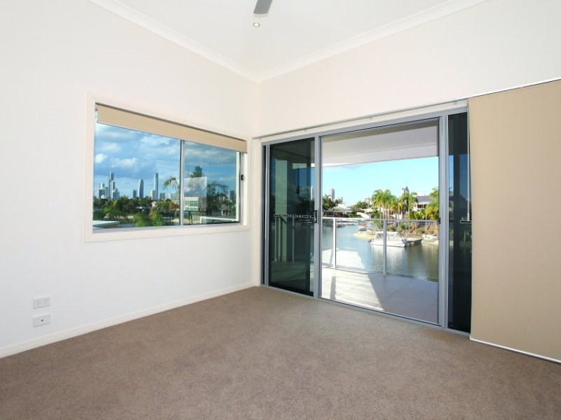 17 Alvarado Court, Broadbeach Waters QLD 4218