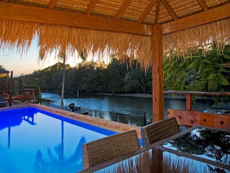 17 Monterey Court, Broadbeach Waters QLD 4218