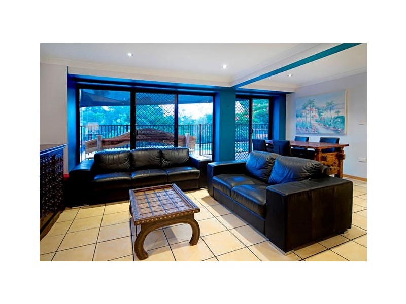 17 Monterey Court, Broadbeach Waters QLD 4218