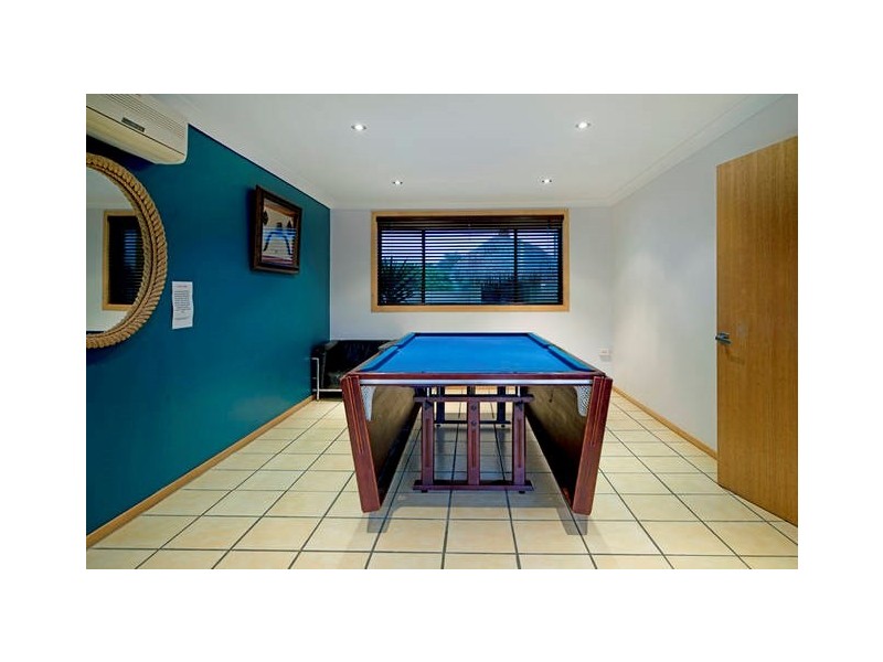 17 Monterey Court, Broadbeach Waters QLD 4218