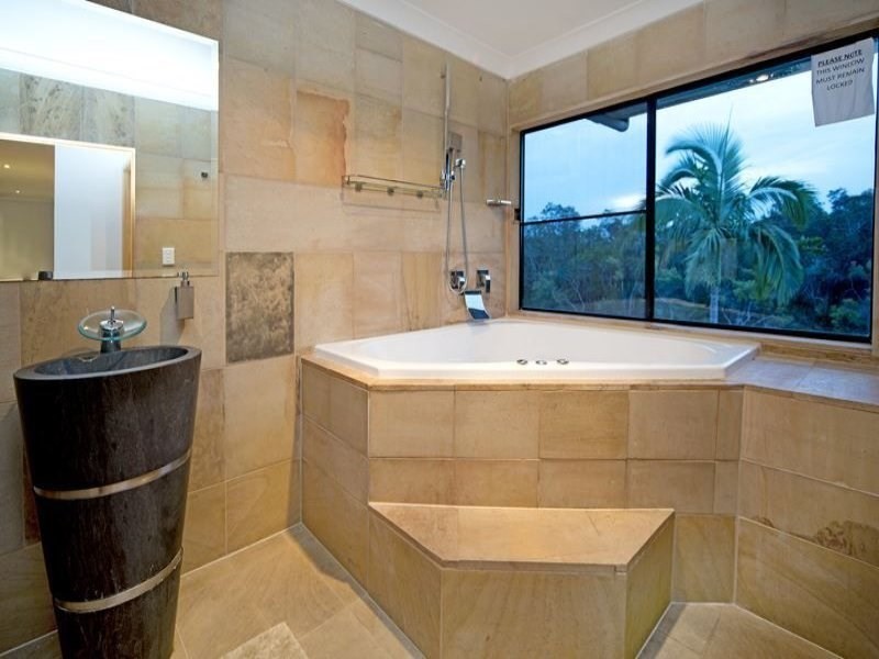 17 Monterey Court, Broadbeach Waters QLD 4218