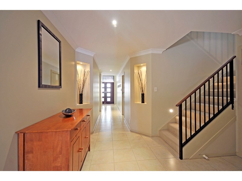 39 Great Southern Drive, Robina QLD 4226