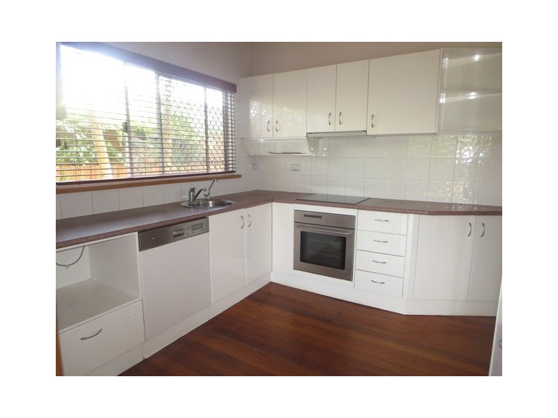 80 Albion Avenue, Miami QLD 4220