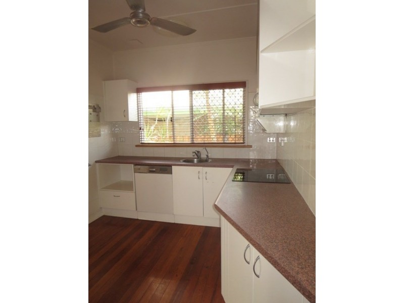 80 Albion Avenue, Miami QLD 4220