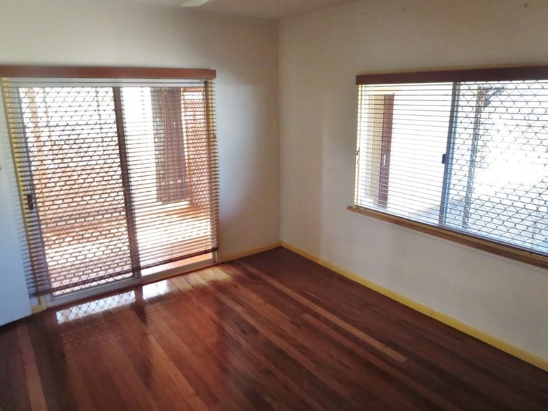 80 Albion Avenue, Miami QLD 4220