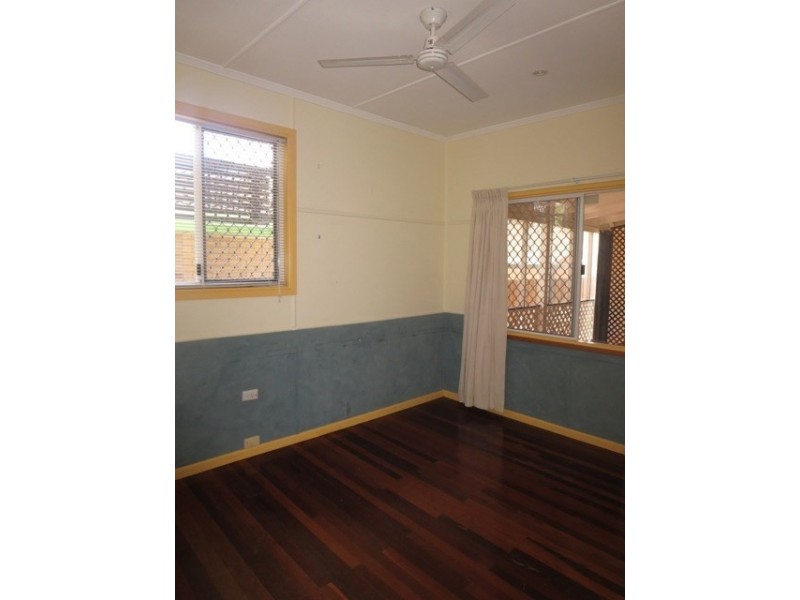 80 Albion Avenue, Miami QLD 4220