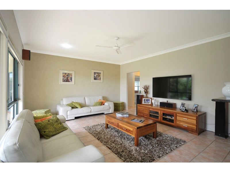 16 Suncrest Court, Parkwood QLD 4214