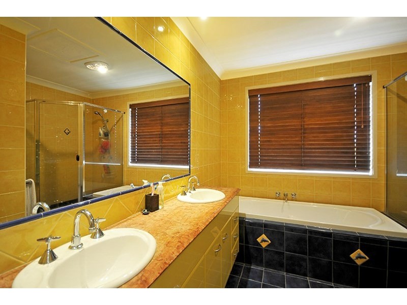 2/17 Evandale Crescent, Miami QLD 4220