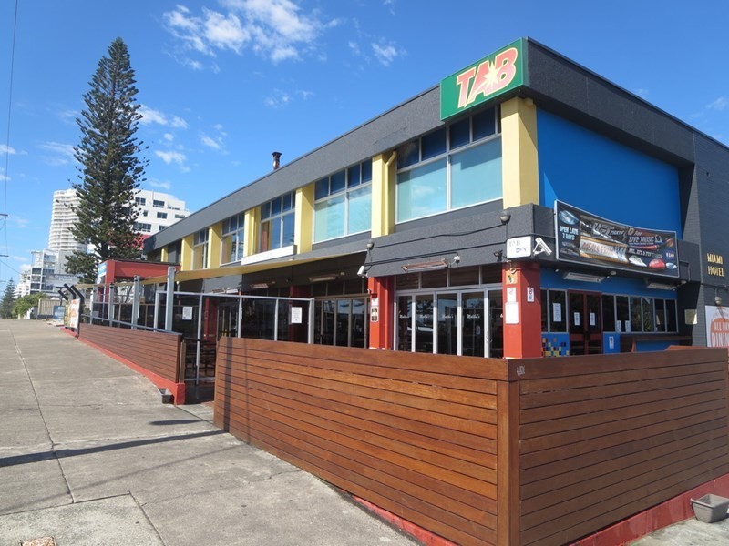 2/17 Evandale Crescent, Miami QLD 4220