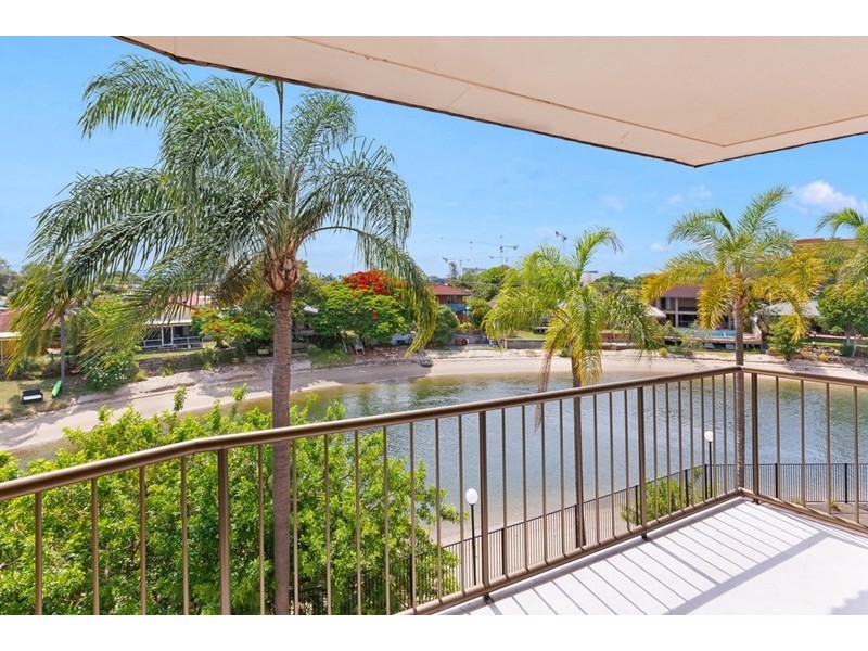 3/33 Surfers Avenue, Mermaid Waters QLD 4218