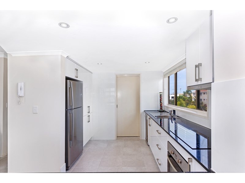 3/33 Surfers Avenue, Mermaid Waters QLD 4218