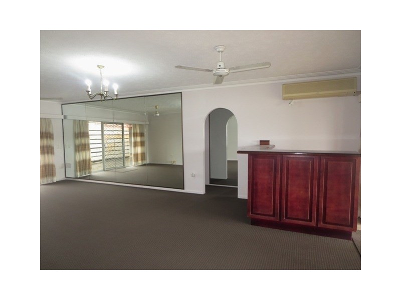 141 Monaco Street, Broadbeach Waters QLD 4218