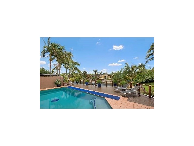 1 Bahia Court, Broadbeach Waters QLD 4218