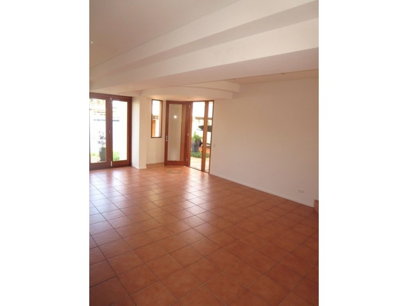 1 Bahia Court, Broadbeach Waters QLD 4218