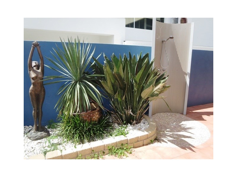 1 Bahia Court, Broadbeach Waters QLD 4218