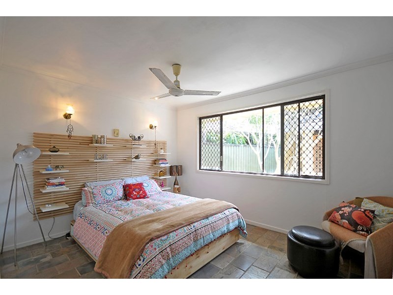 25 Karina Crescent, Broadbeach Waters QLD 4218