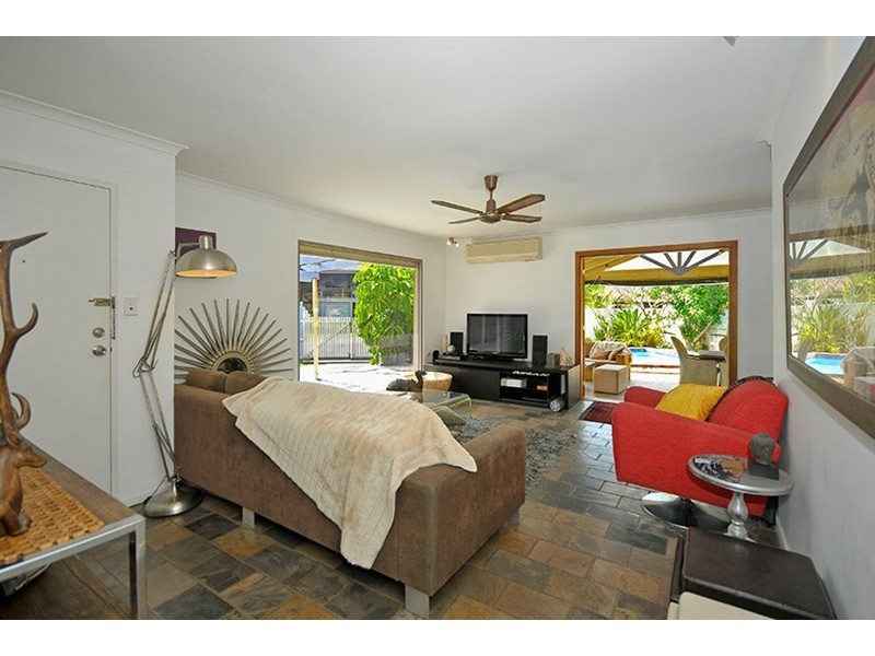 25 Karina Crescent, Broadbeach Waters QLD 4218