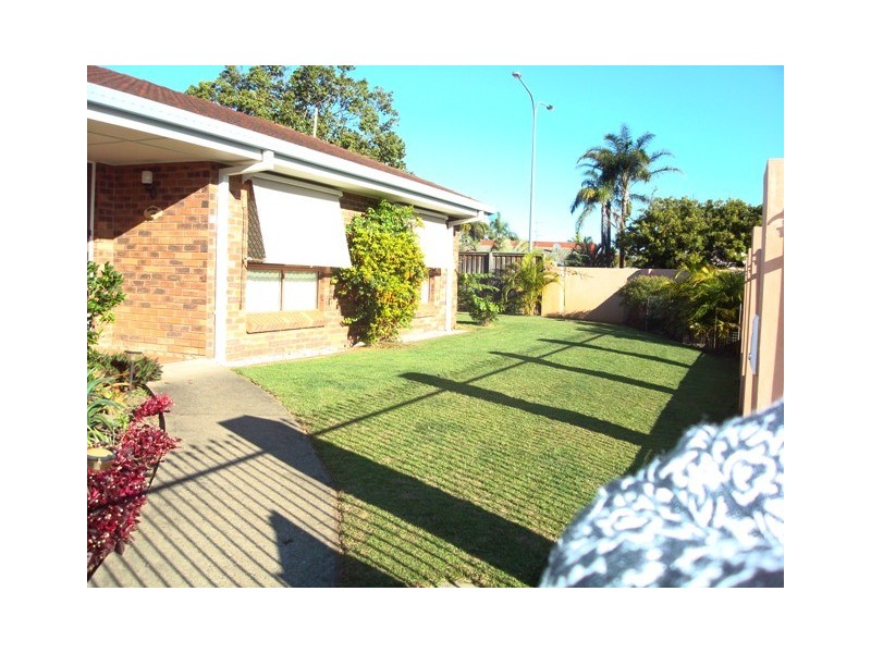 1 Intrepid Drive, Mermaid Waters QLD 4218