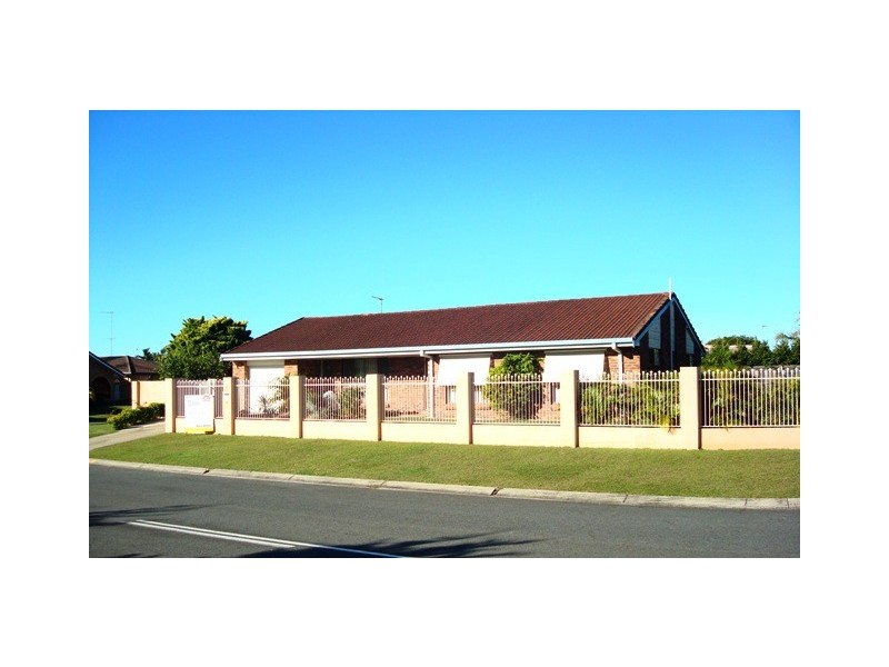 1 Intrepid Drive, Mermaid Waters QLD 4218