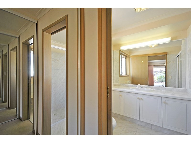 12 Oakleigh Circuit, Robina QLD 4226