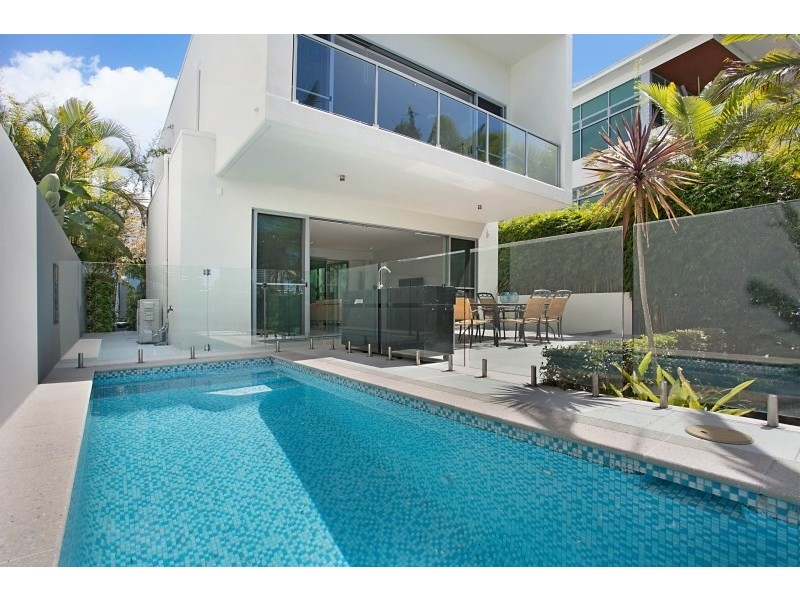 27 Miami Key, Broadbeach Waters QLD 4218