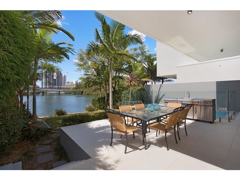 27 Miami Key, Broadbeach Waters QLD 4218
